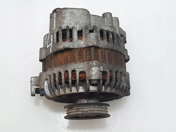 Renault Clio III 2011 Alternator 8200065730 image 2
