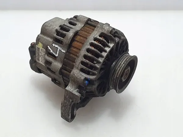 Renault Clio III 2011 Alternator 8200065730 image 3