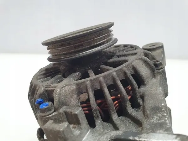 Renault Clio III 2011 Alternator 8200065730 image 6