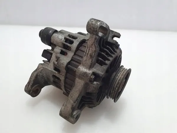 Renault Clio III 2011 Alternator 8200065730 image 9