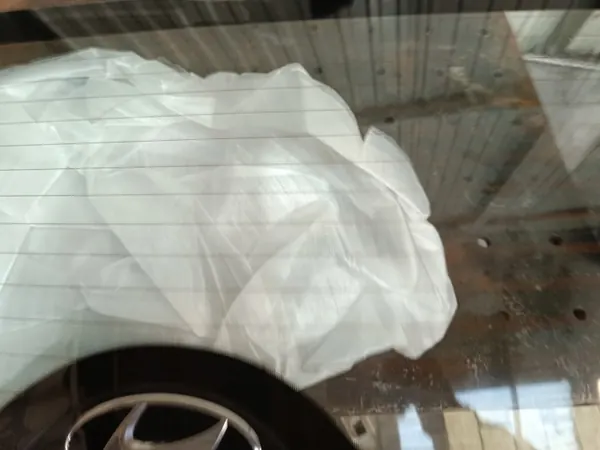 Vitre de hayon Hyundai OEM 87110-N7000 - Occasion image 4