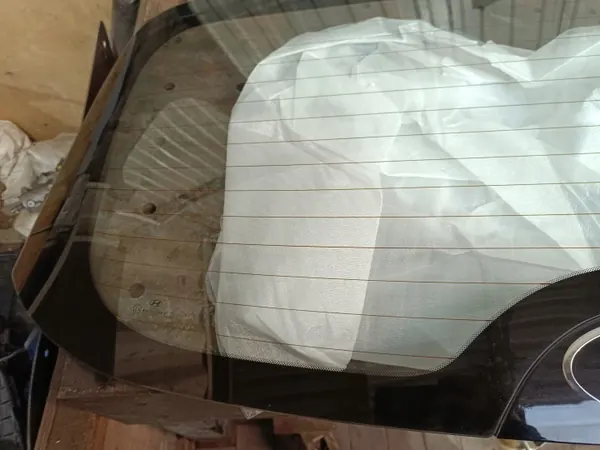 Vitre de hayon Hyundai OEM 87110-N7000 - Occasion image 6