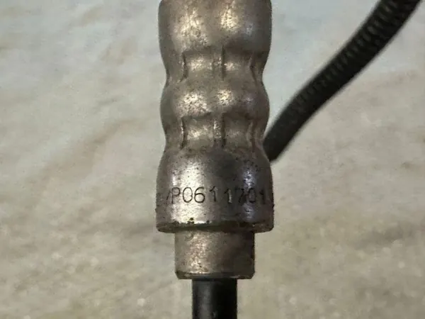 VW Bromslangar OEM 7P0611701 för Touareg 3.0L 2012 image 4