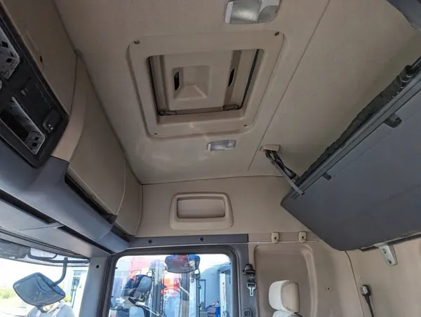 Scania XPI Highline cabine met brede hendel, 2011 image 6