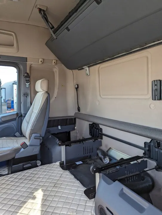 Scania XPI Highline cabine met brede hendel, 2011 image 7