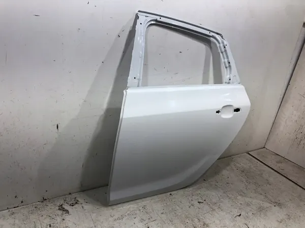 OPEL ASTRA J IV HB 09-15 Vänster bakdörr OEM 13285610 image 2