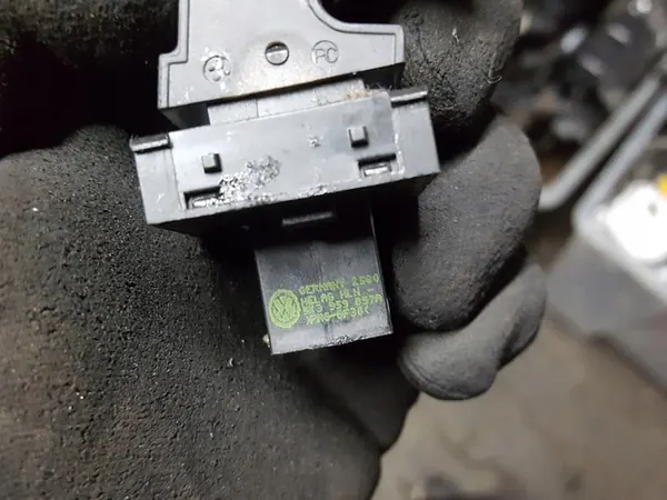 Fensterschalter Volkswagen OE 5K3959857A image 3