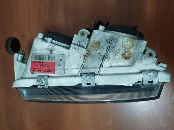 Vasen etuvalo Volvo V40 I image 2