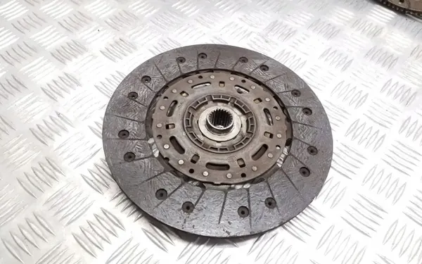 Conjunto de embreagem Skoda Yeti 2011 03L105266BM image 4