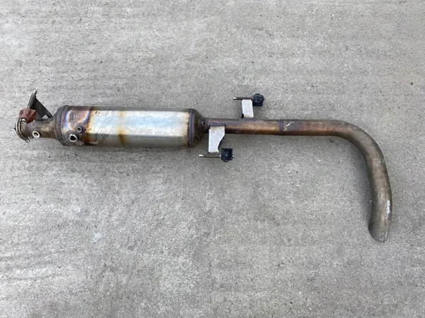 Silenciador de escape Renault Master III 201005105R image 1