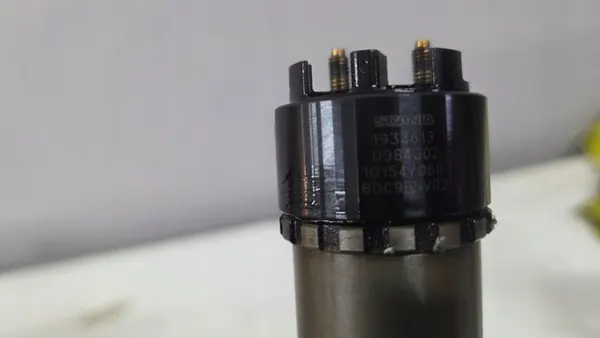 Inyector reacondicionado OEM 1933613 para Scania XPI image 4