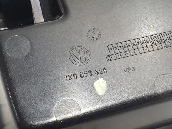 VW Caddy III Armaturenbrett-Konsolenablage OEM 2K0858329 image 10