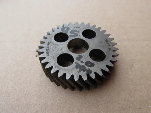 Audi Q5 I 8R Oljesumpump 03G103305C image 2