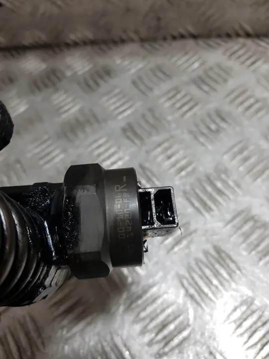 Pompe lave-glace VW OEM 038130073J Passat B5 image 6