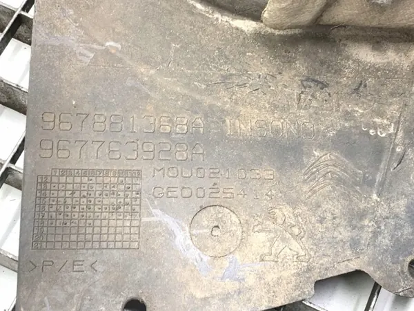 OEM 967881368A Oikea Taka Pyöränkaari Peugeot 2008 image 4