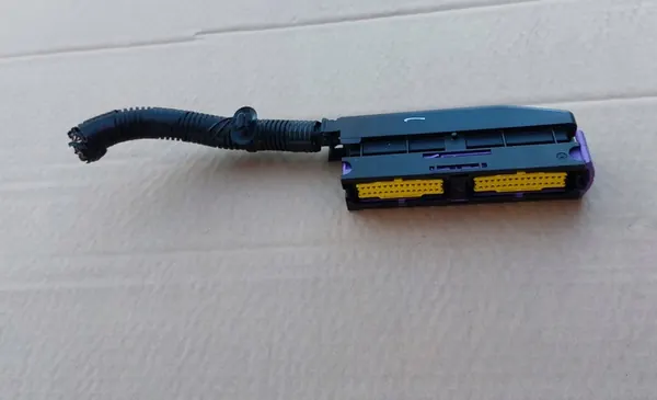 DACIA Sandero III Jogger Logan 1.0tce Connecteur Ordinateur OEM image 3