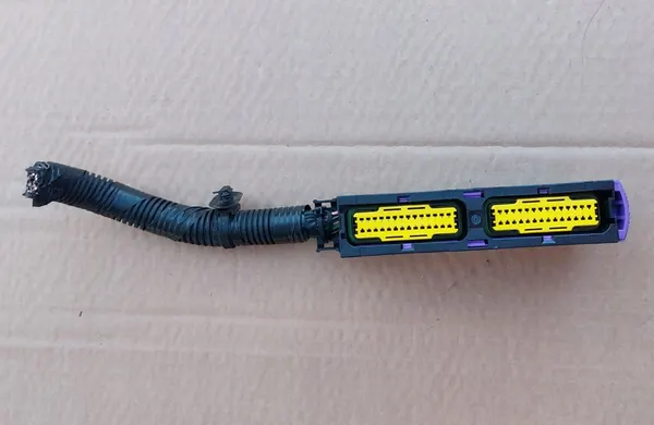 DACIA Sandero III Jogger Logan 1.0tce Connecteur Ordinateur OEM image 4