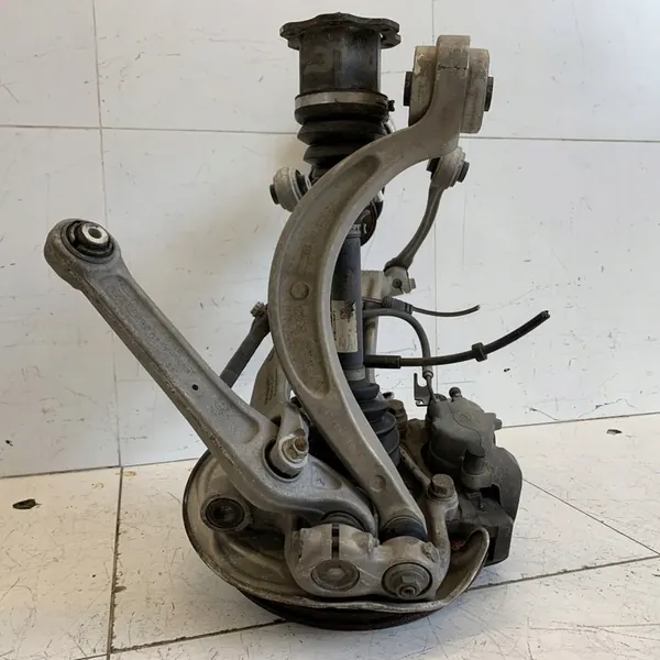 Snodo anteriore destro Audi A4 B9 2.0 2016 OEM image 9