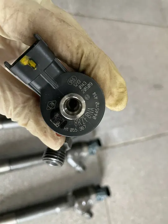 Bosch 0 445 116 024 Injektor image 2