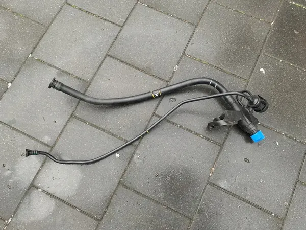 Tuyau de remplissage AdBlue BMW X5 G05 d'occasion OEM 7440011 image 1