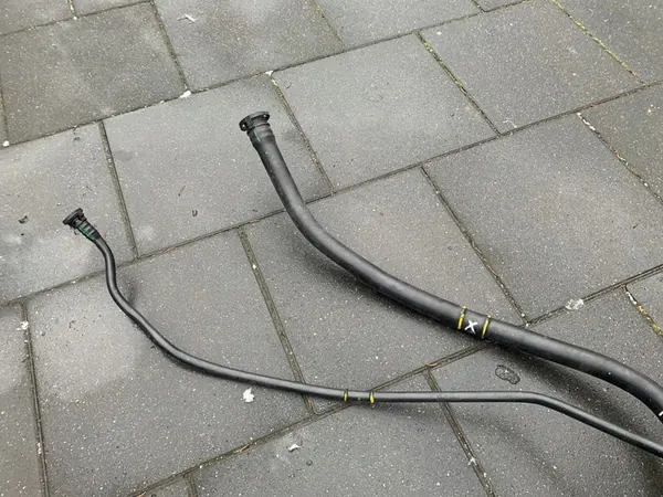 Tuyau de remplissage AdBlue BMW X5 G05 d'occasion OEM 7440011 image 5