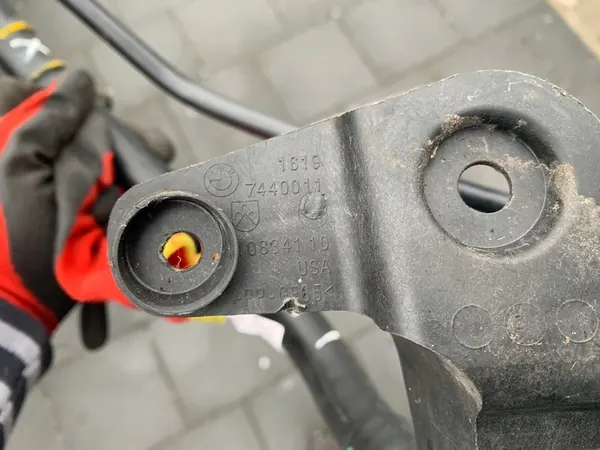 Tuyau de remplissage AdBlue BMW X5 G05 d'occasion OEM 7440011 image 6