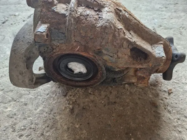 Taka tasauspyörästö 38:11 Mercedes Vito W639 2.2 CDI OEM 9043530210 image 3
