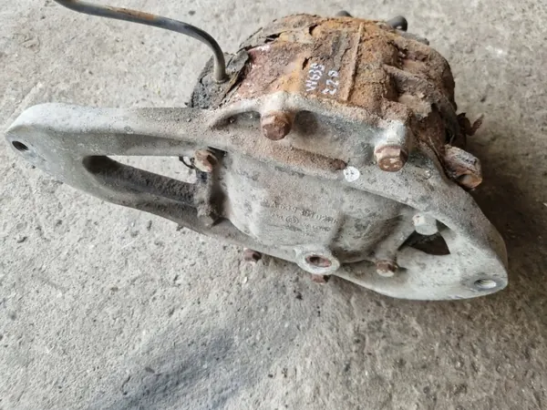 Taka tasauspyörästö 38:11 Mercedes Vito W639 2.2 CDI OEM 9043530210 image 4