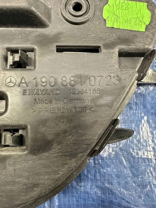 Mercedes-Benz AMG GT spatbord luchtinlaat OEM A1908810723 image 4