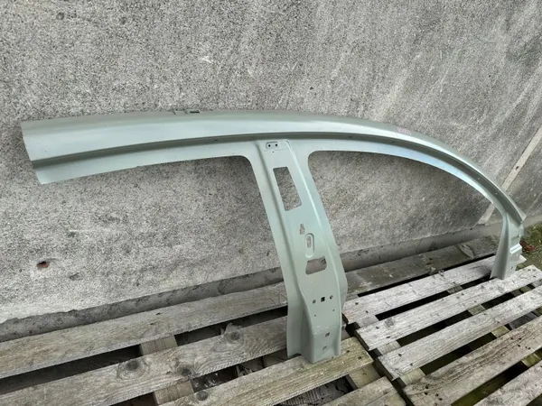 Oikea Katokehyspilari Tesla Model 3 OEM 4IX000555 image 3
