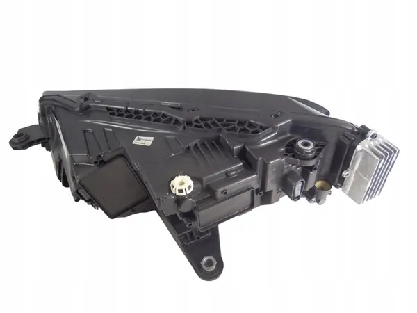 Vorderes rechtes LED-Scheinwerfer Skoda Superb III Lift image 7