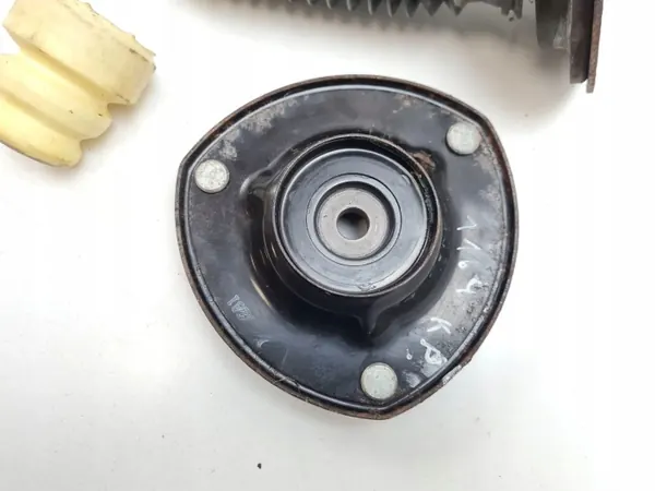 Suzuki Kizashi Voorste schokdemperbevestiging OEM MAM51585 image 9