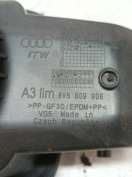 Bränsletanklock Audi A3 III (2013-2020) OEM 8V5809906 image 5