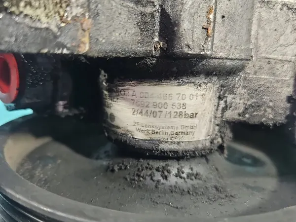 Servostyrningspump Mercedes W211 2.2 CDI 06-09 A0044667001 image 10