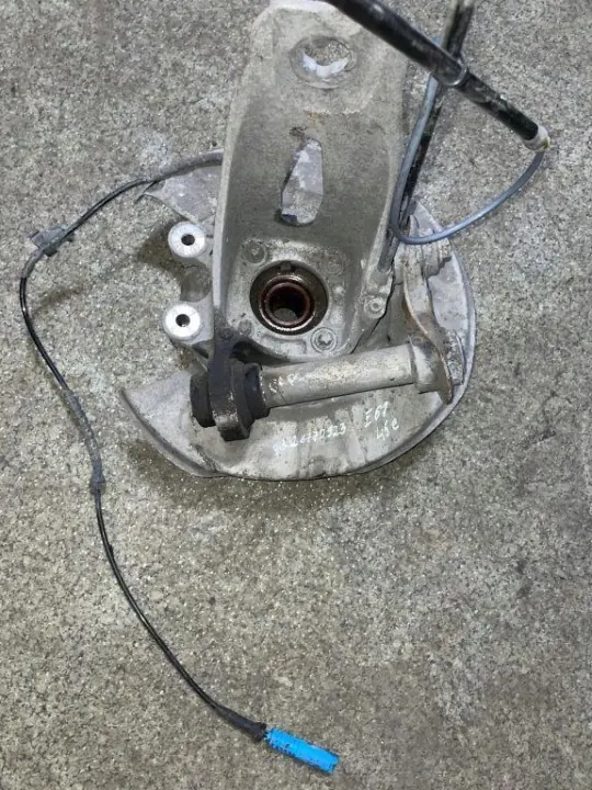 BMW 33326770923 Hinterradnabe rechts - Gebraucht image 2