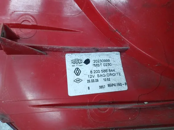 Luz Trasera Derecha Renault Clio III FL Kombi 8200586844 image 2