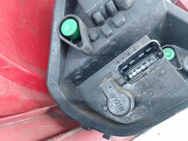 Luz Trasera Derecha Renault Clio III FL Kombi 8200586844 image 3