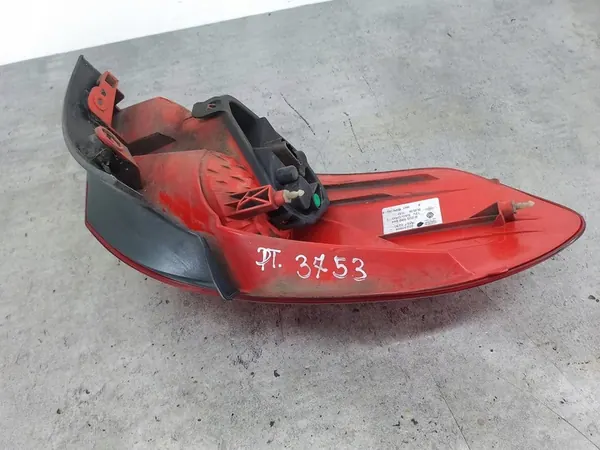 Luz Trasera Derecha Renault Clio III FL Kombi 8200586844 image 5