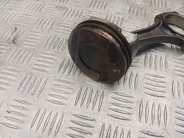 Audi Q7 4M 06M107066AB Kolvar image 2