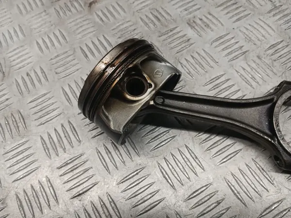 Audi Q7 4M 06M107066AB Kolvar image 3