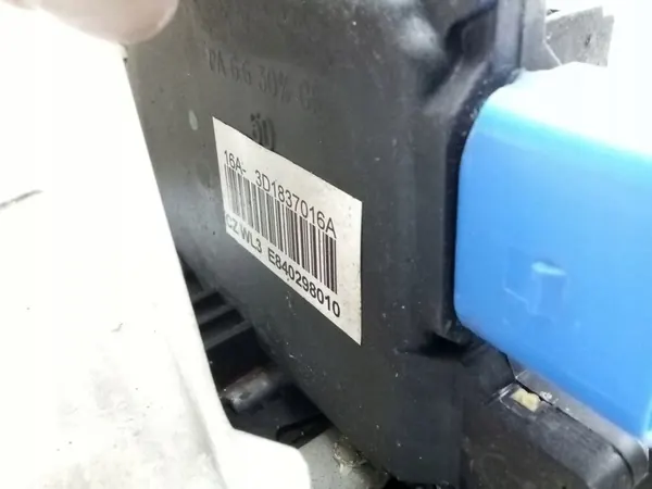 VW Phaeton Touareg Türschloss vorne 3D1837016A image 5