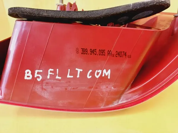 Lámpara trasera izquierda Volkswagen Passat B5 Lift Kombi image 6