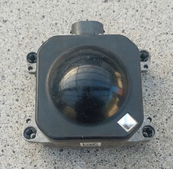 Radar cruise control module Dodge Challenger image 1