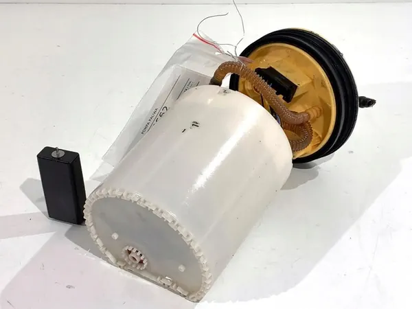 Brandstofpomp Skoda Fabia III 1.4 105PK 6C0919050B image 2