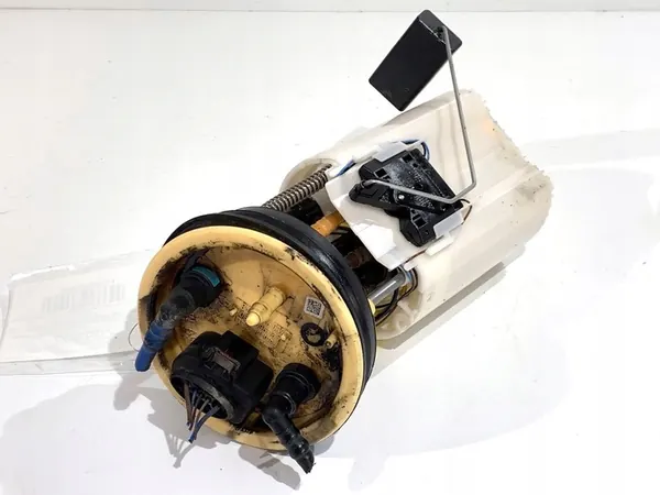 Brandstofpomp Skoda Fabia III 1.4 105PK 6C0919050B image 3