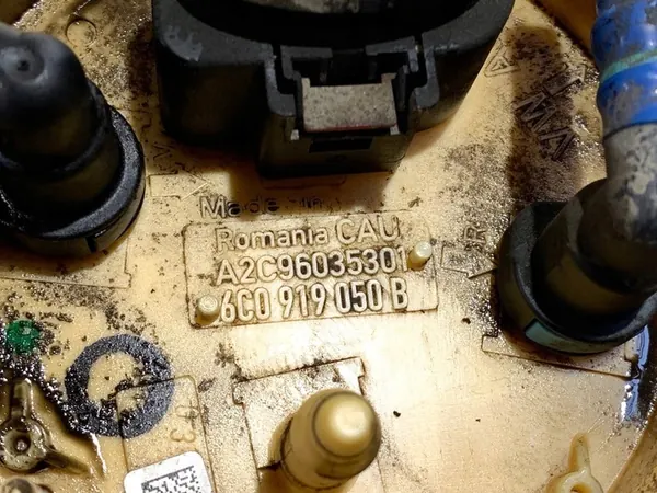 Brandstofpomp Skoda Fabia III 1.4 105PK 6C0919050B image 4