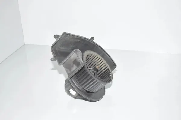 Motor de aquecimento BMW X5 (E70) 3.0L 2010 OEM 64119229658 image 4