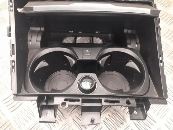 Drankhouder BMW OEM 6806796 voor 3 Serie 2019 image 4