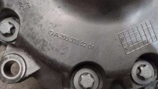 Mercedes C-Class W205 vaihteiston vähennin OEM A2053350201 image 4