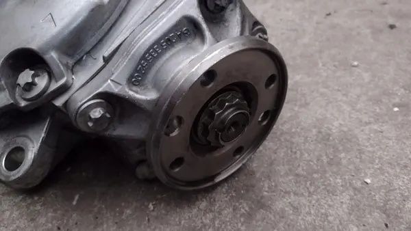 Mercedes C-Class W205 vaihteiston vähennin OEM A2053350201 image 5